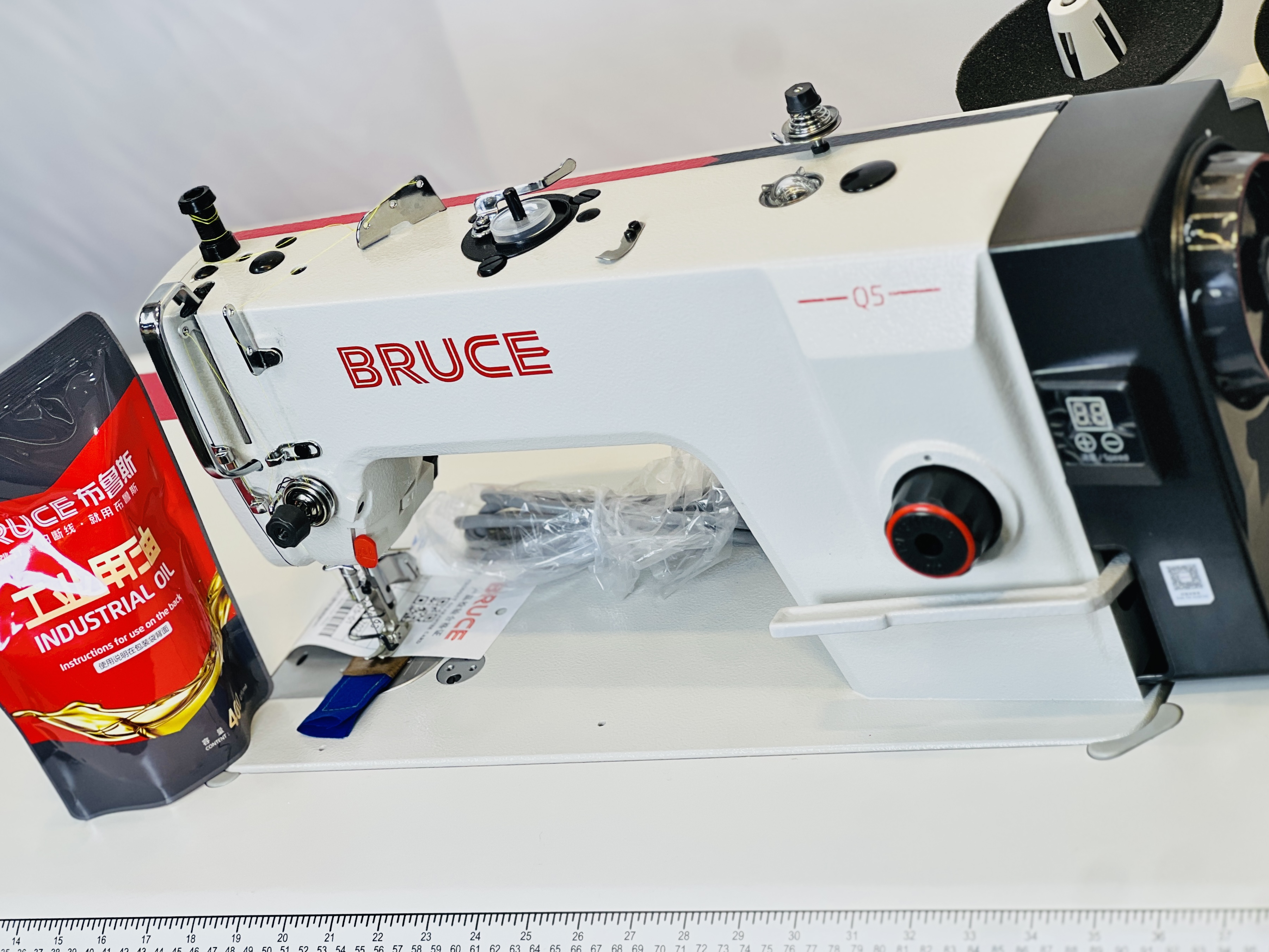 Bruce | صورة المنتج